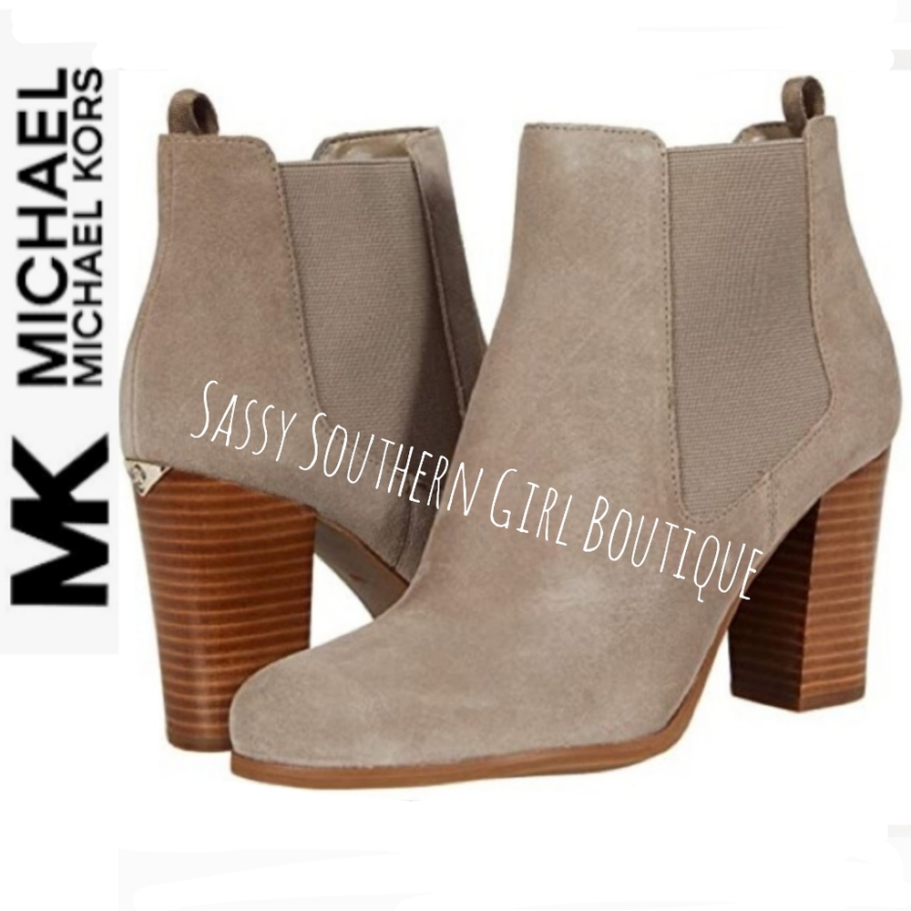 🆕⭐ Michael Kors khaki grey suede booties